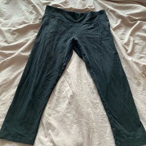 Black cropped leggings